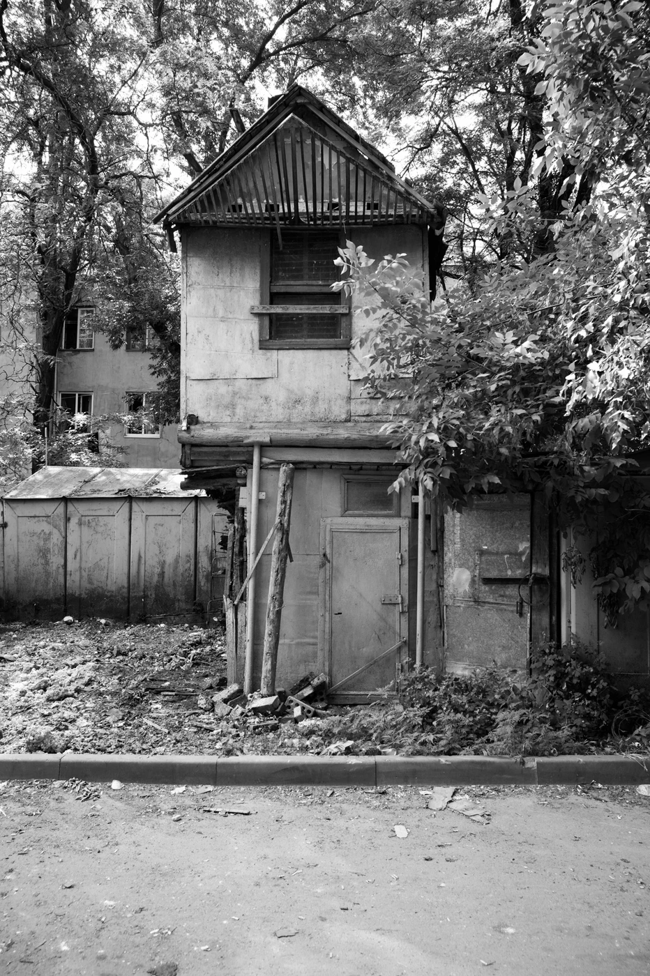 Sergey Sapozhnikov, The City, work 12