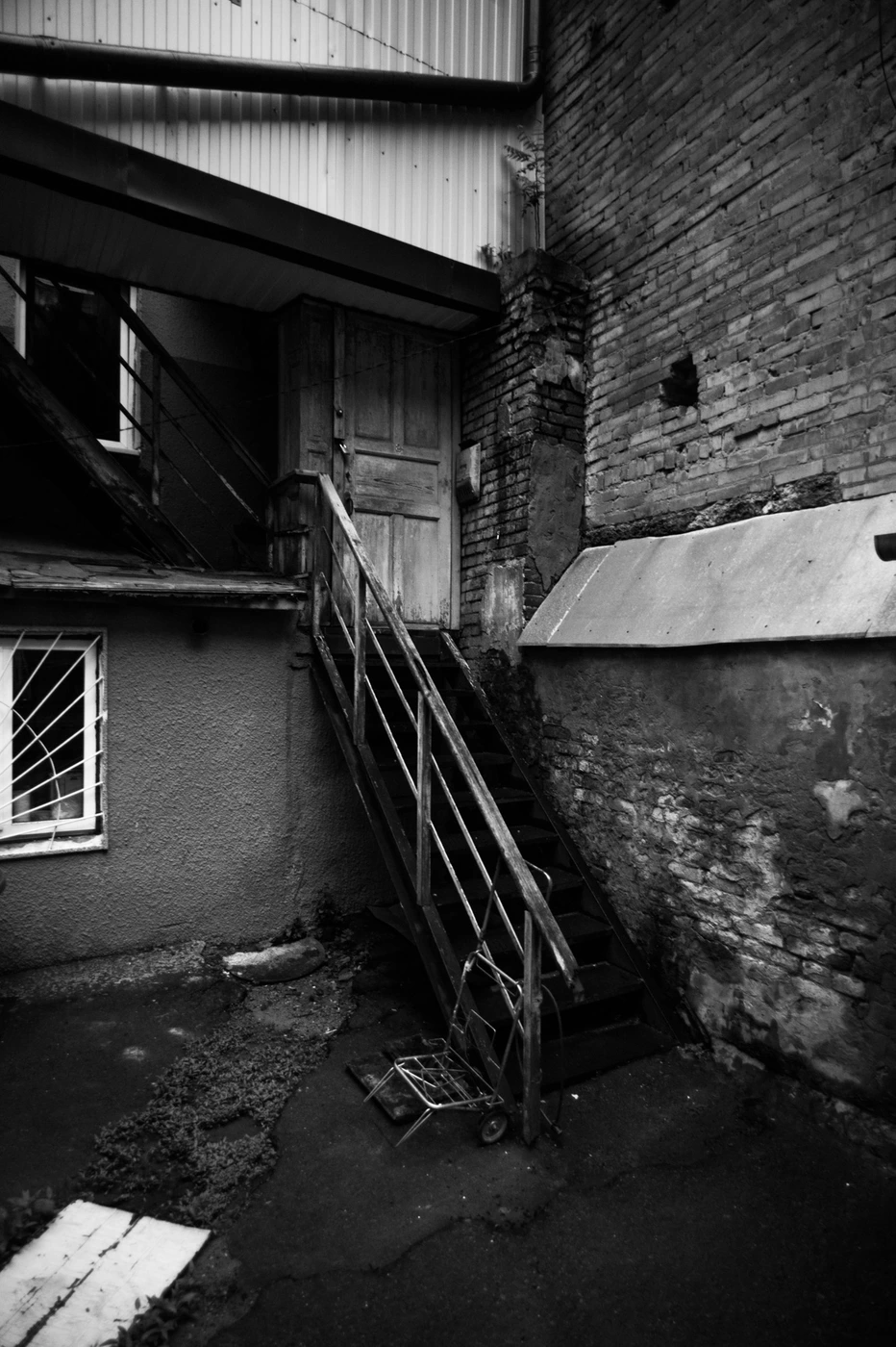 Sergey Sapozhnikov, The City, work 25