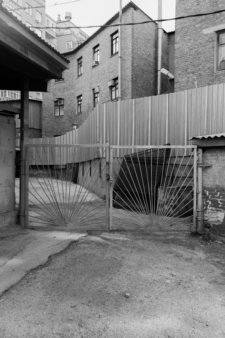 Sergey Sapozhnikov, The City, work 27